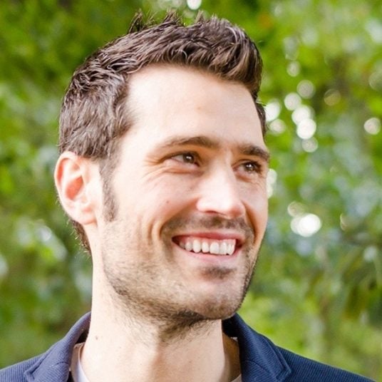 Alexander R. - professional Spanish (Castilian) voice over talent at Voice Crafters