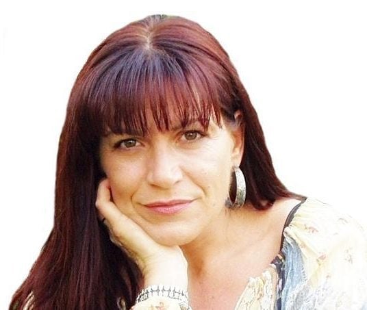 Anjes B. - professional German voice over talent at Voice Crafters