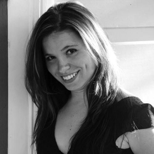 Anne V. - professional English (American) voice over talent at Voice Crafters