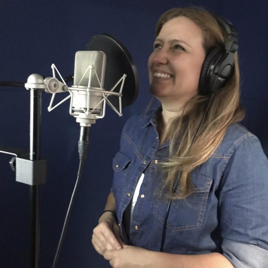 Tina R. - professional Portuguese (Brazilian) voice actor at Voice Crafters