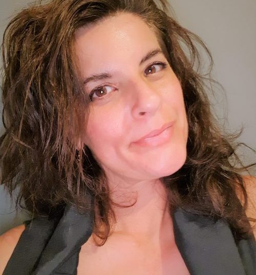 Adriana S. - קריינית מקצועית בPortuguese (Brazilian) שפת אם