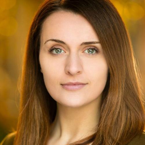 Chiara M. - professional Italian voice over talent at Voice Crafters