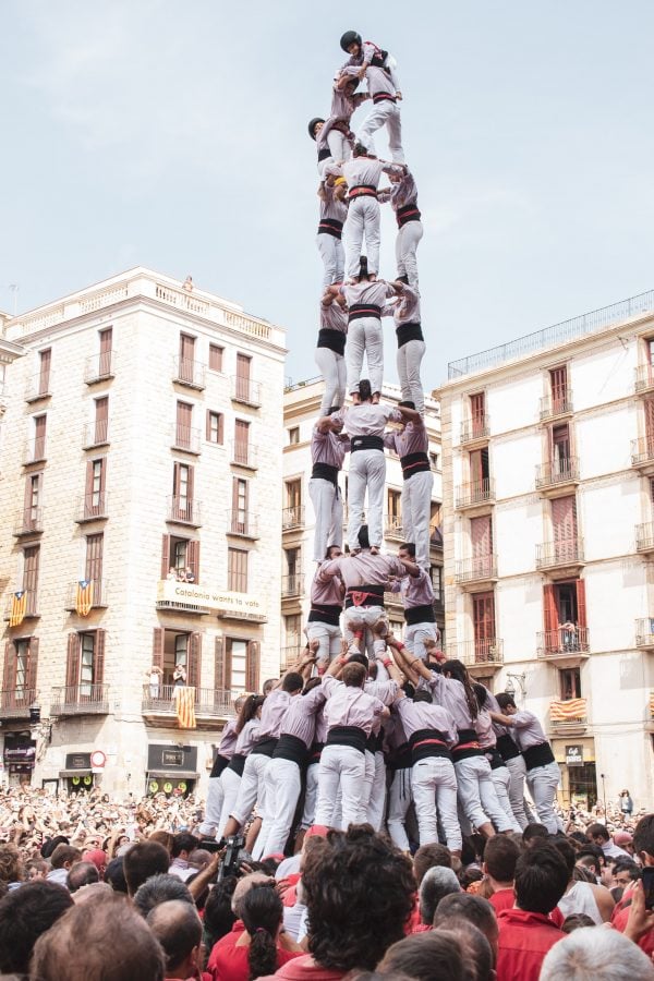 Catalan Voice Actors Human Pyramid In Barcelona 600x900