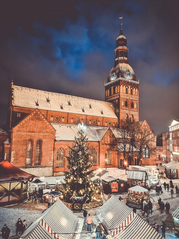 Latvian Voice Actors Dome Square Riga 600x800