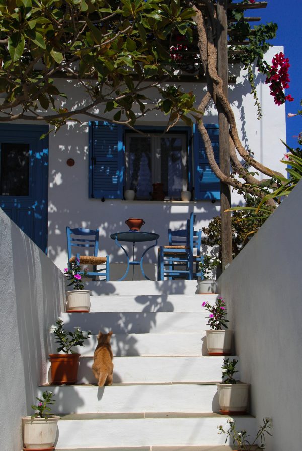 Greek voice actors - house in Santorini Greece