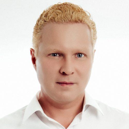 Ilja R. - professional German voice over talent at Voice Crafters