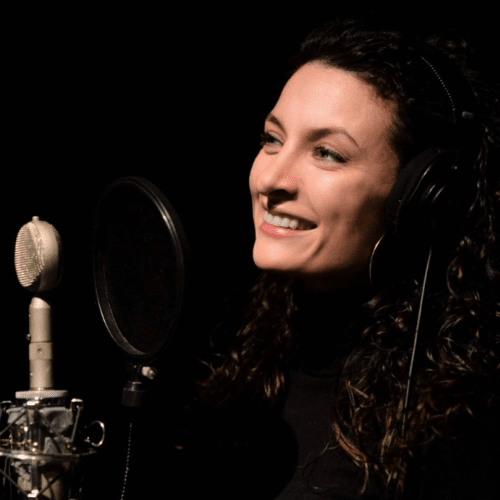Steph G. - professional French (Canadian) voice over talent at Voice Crafters