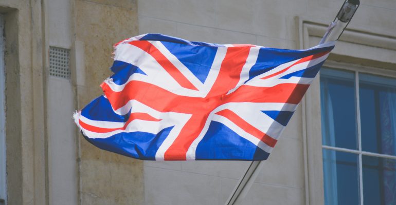British vs American voice over - great britain flag