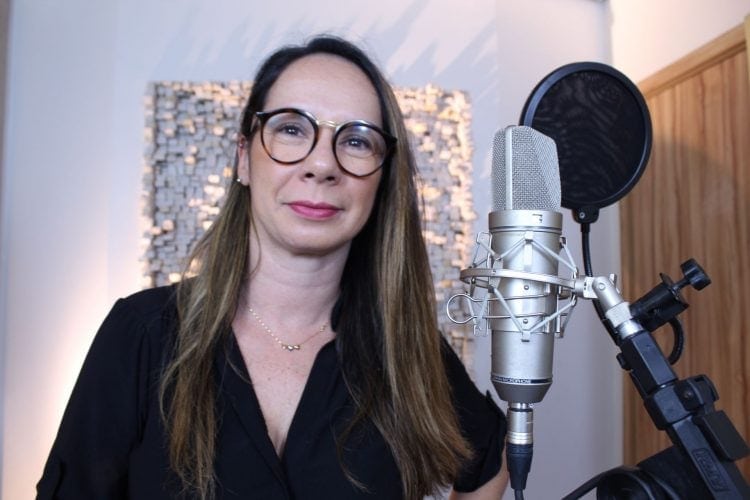 Malu P. - professional Portuguese (Brazilian) voice actor at Voice Crafters
