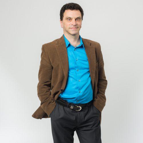 English (Australian) Voice Actor Les H.