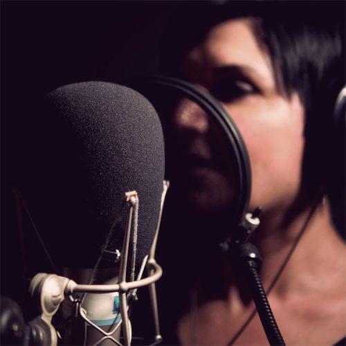 English (Australian) Voice Actor Coni L.