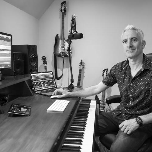 English (Irish) Voice Actor Scott M.