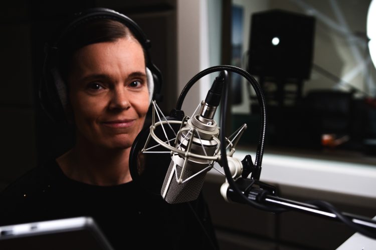 German Voice Actor Mandy B.