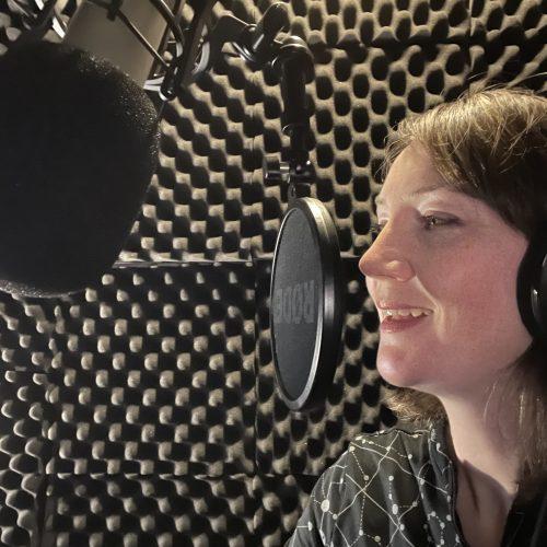 Ailish J. - professional English (Irish) voice actor at Voice Crafters