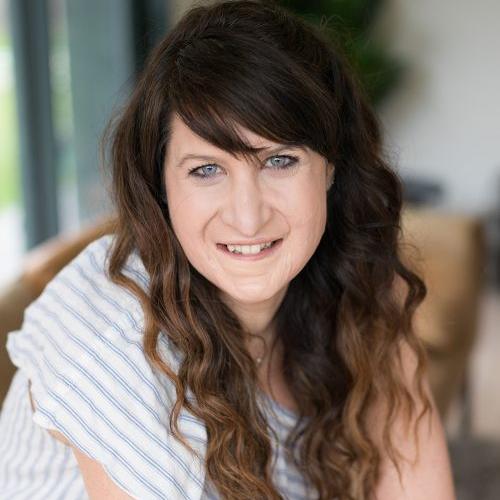 French Voice Actor Nelly R.