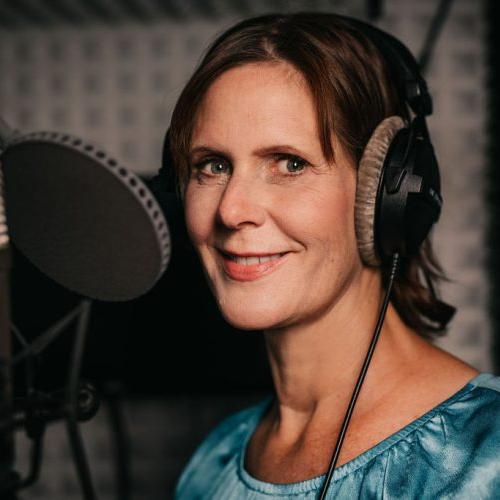 German Voice Over Bente L.