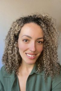 British / Arabic voice talent - Hannah J.