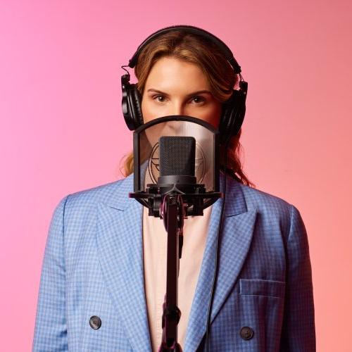 English (British) Voice Actor Hannah G.