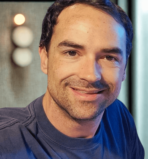 English (Australian) Voice Actor Dave E.