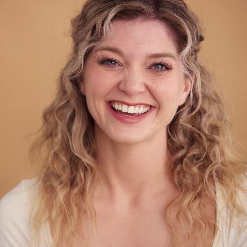 English (British) Voice Actor Esmée M.