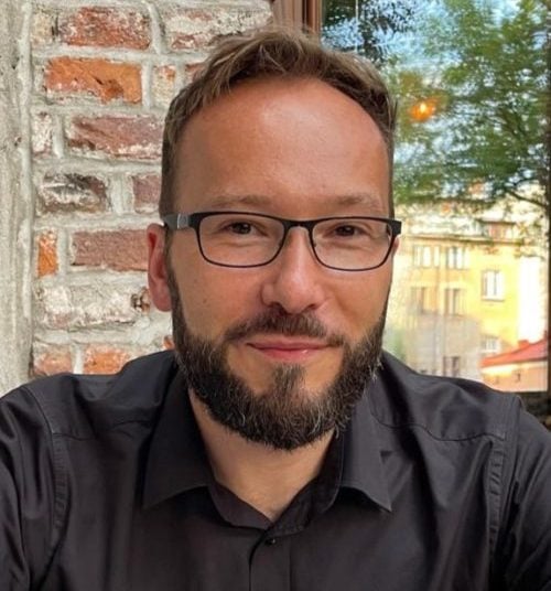 Polish Voice Actors Wojciech K 500x536