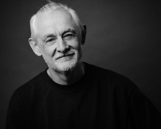 English (Australian) Voice Actor Paul A.